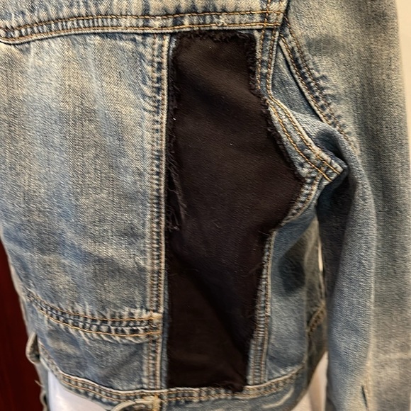 Ezra Fitch button cropped medium wash L distressed  jacket with panel inserts - Picture 15 of 17